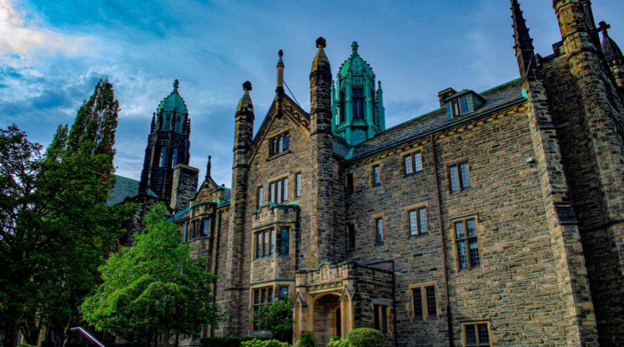 Why Study At The University Of Toronto